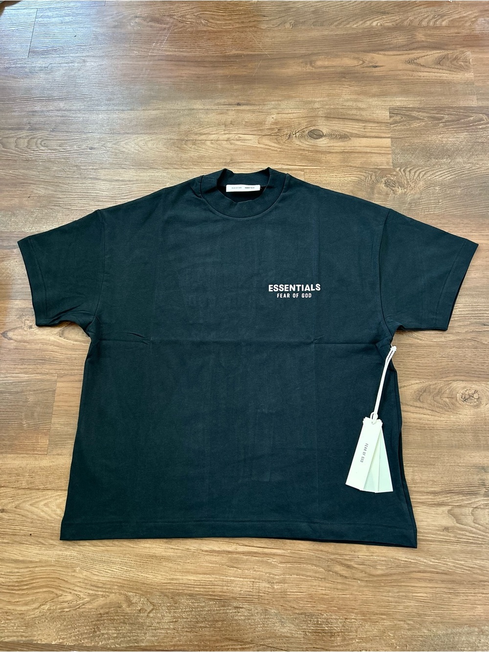 Fear of God Essentials Black Short-Sleeve Crewneck Tee SS25 Size M Authentic NWT